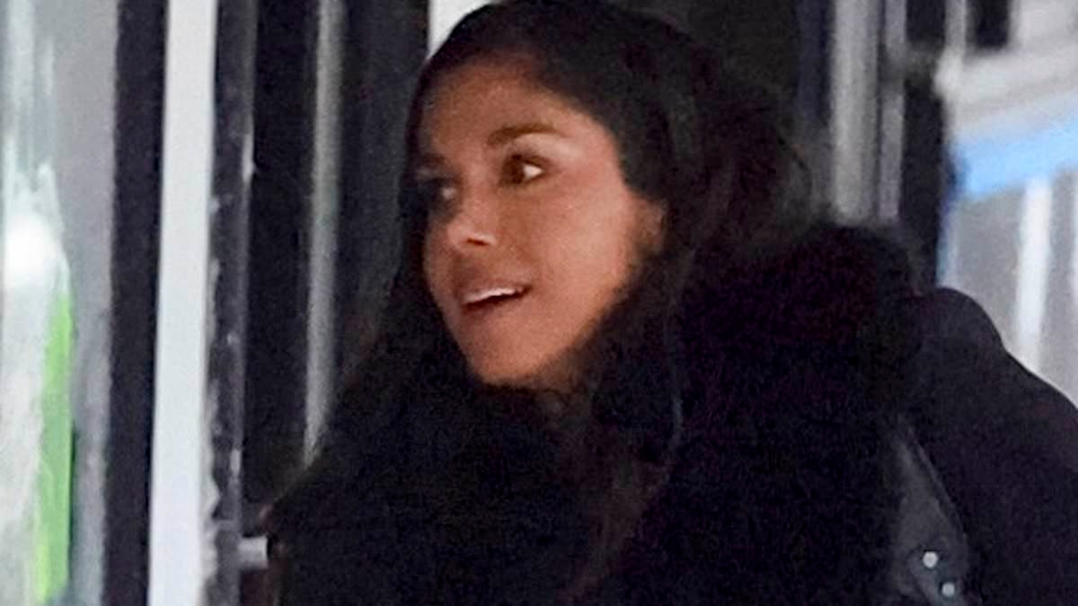 Home and Away star Sarah Roberts passionately kisses new boyfriend Jake Iesu - after shock divorce from James Stewart
