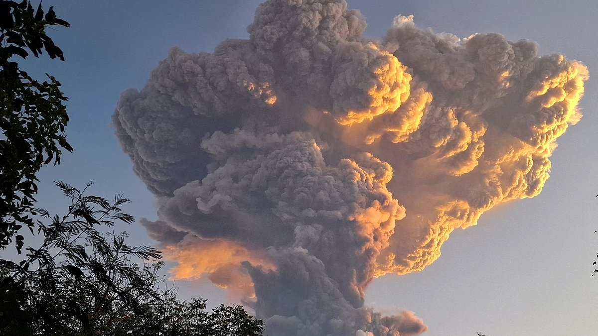 Volcanic eruption causes travel Chaos for Australians bound for Bali