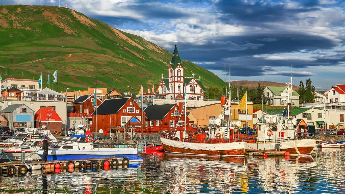 World's safest and unsafest countries revealed in Global Peace Index - and UK and USA are surprisingly low