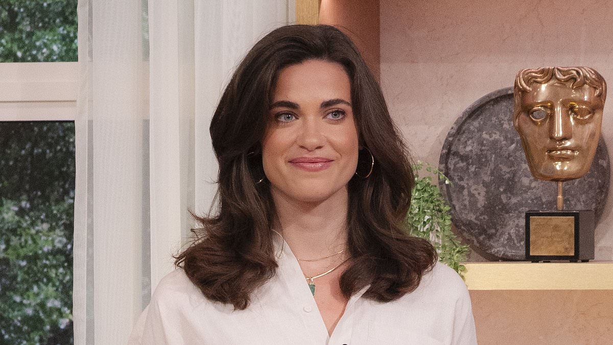 Bridgerton actress who fought off phone thief reveals she 'hit rock bottom' and had a concussion after attacker threatened to stab her in 'life or death' brawl