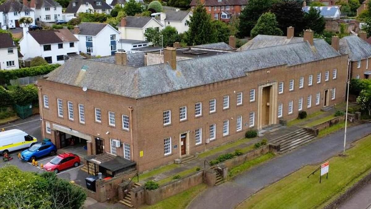 It's a steal! Former police station complete with its own courtroom and cells is expected to be sold at auction for £550,000