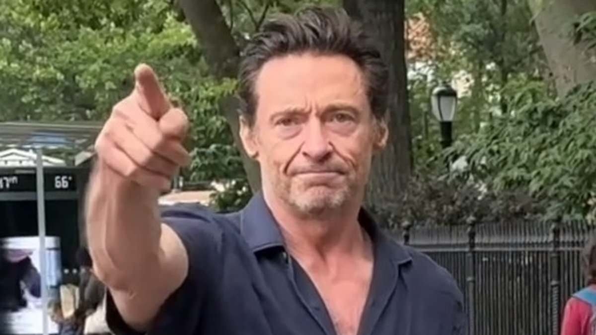 Superstar Hugh Jackman resorts to drastic measure to flee terrifying fan frenzy