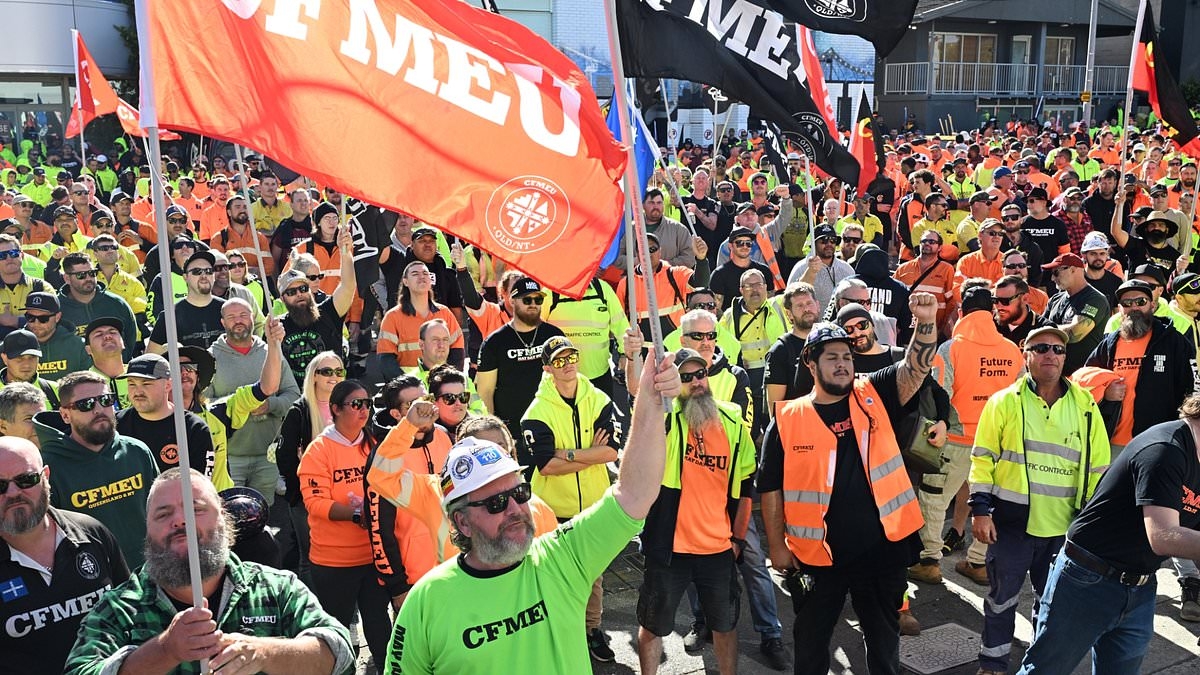 BREAKING NEWS Brisbane city, Bowen Hills, Fortitude Valley CFMEU protest shuts down city