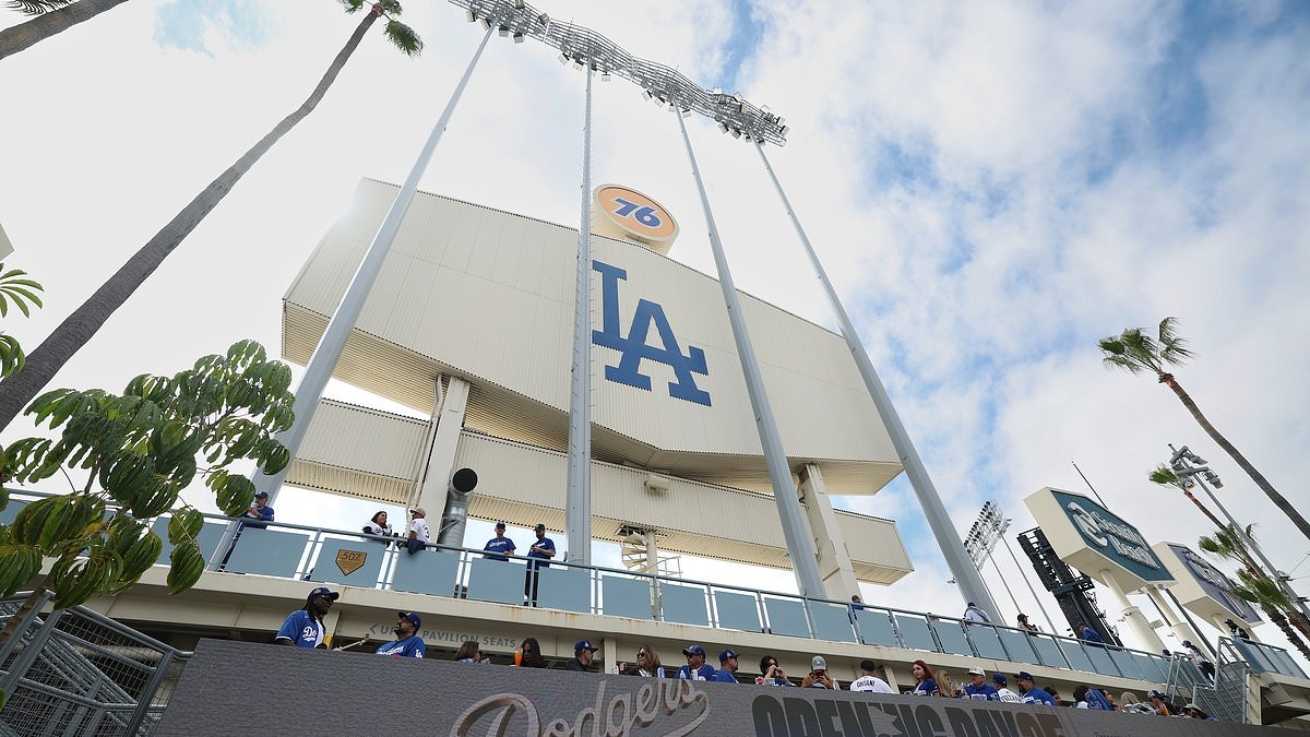 BREAKING NEWS Dodgers break silence on ICE agents descending on their stadium as furious protestors gather outside