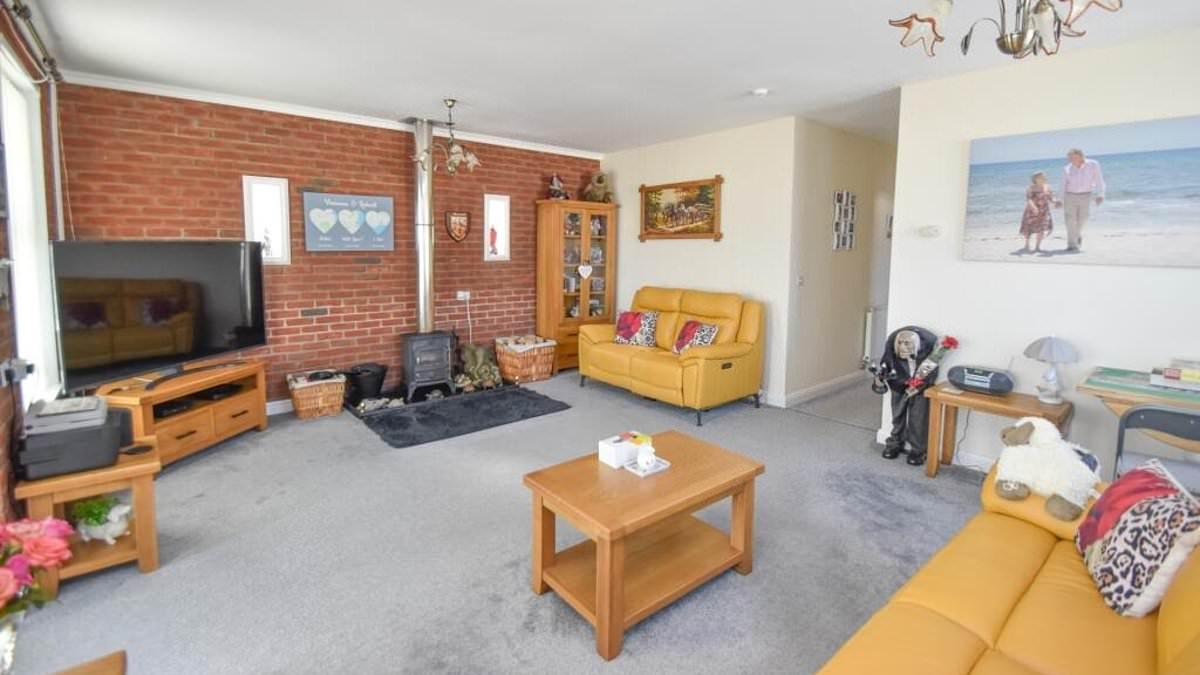 Coastal bungalow hits the market for £275k - boasting two bedrooms, sea views and what eagle-eyed buyers have dubbed a spooky surprise... can YOU see it?