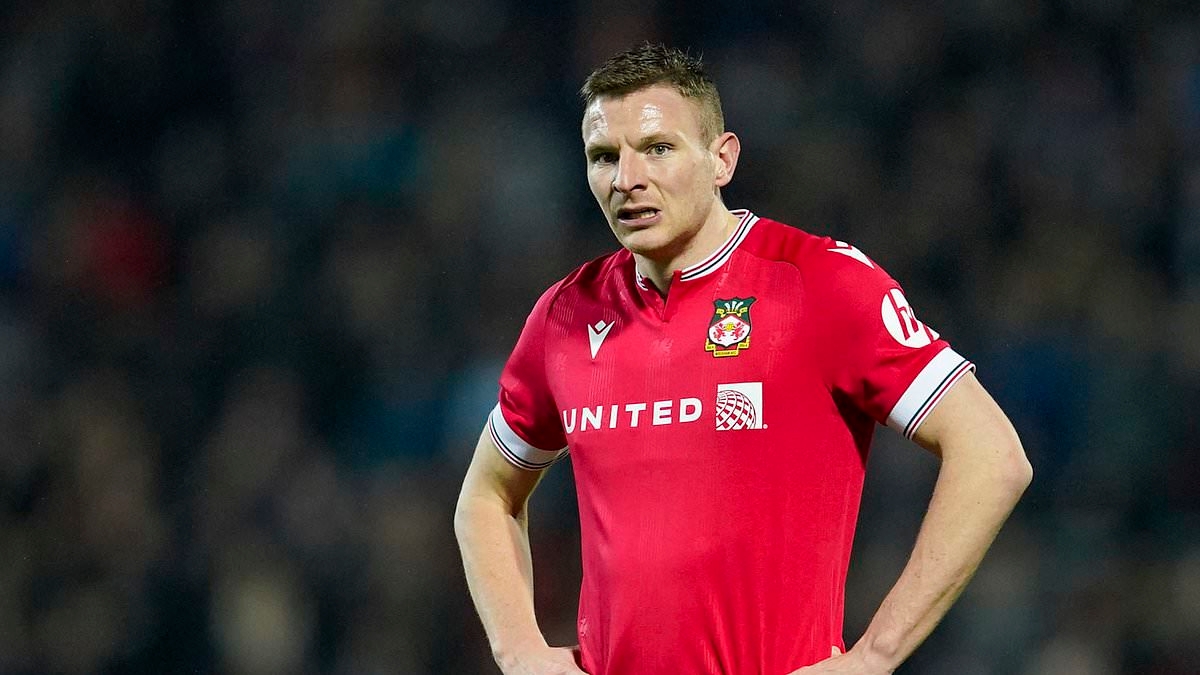 Wrexham striker Paul Mullin in talks to join Wigan on loan after being frozen out by manager Phil Parkinson