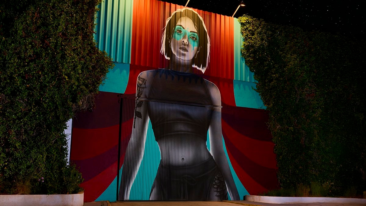 'Irish Banksy' Fin DAC teams up with top Ibiza nightclub, creating stunning 30ft mural