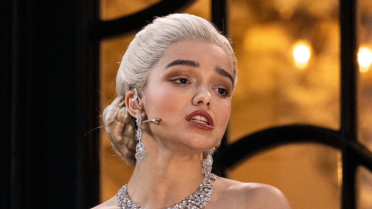 Rachel Zegler's West End Evita performance comes under fire as 'multiple people fall ill' while trying to catch a glimpse of the star's famous song during the soaring heat