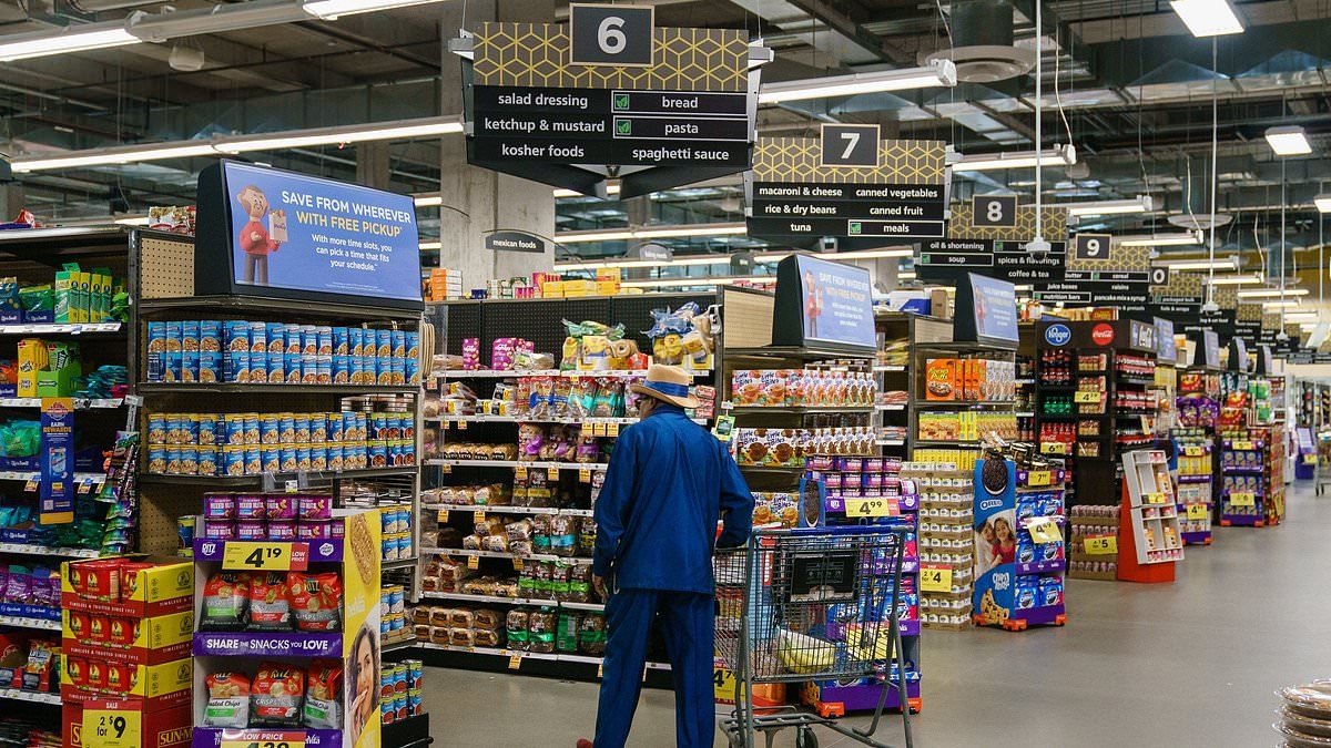 Major grocery chain to shutter more than 60 locations by end of 2026