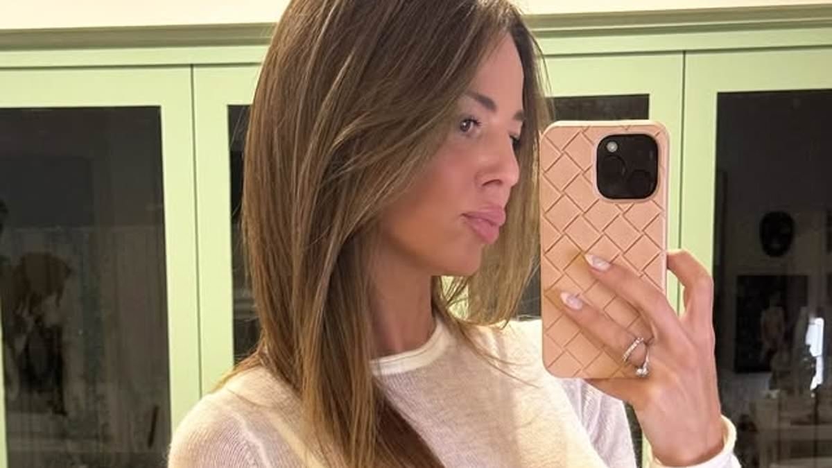 'Nude artist' Dina Broadhurst puts on risque display in tiny skirt - after reconnecting with ex-boyfriend Tony Benjamin in Bondi