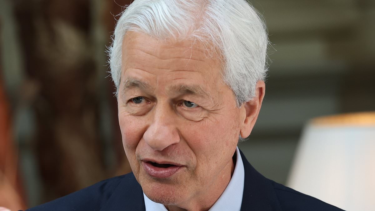 World's biggest bank JP Morgan turns bullish on British bonds