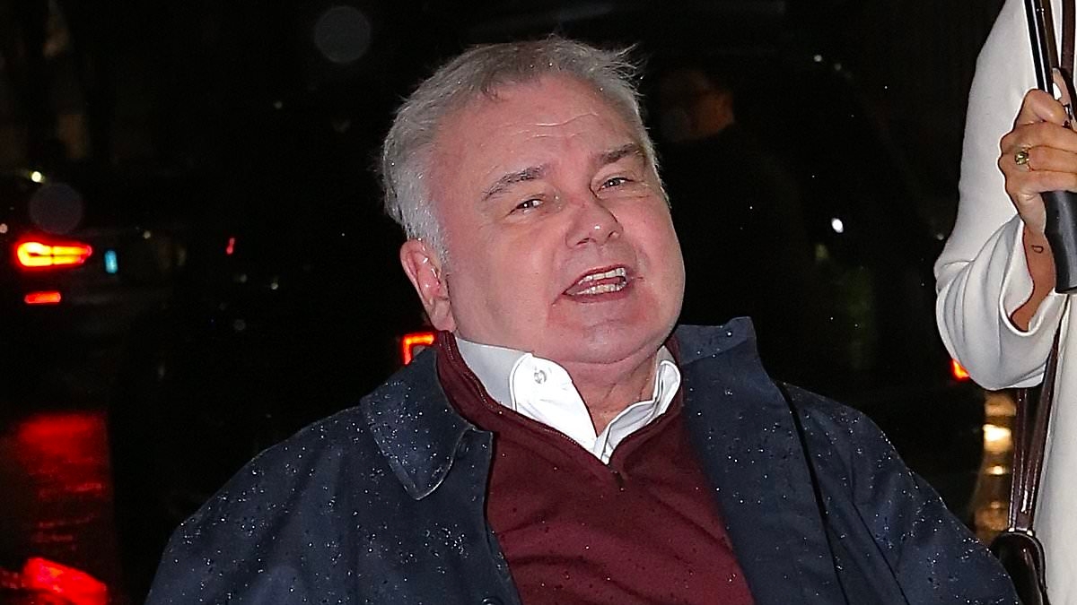 GB News launches probe after Eamonn Holmes' wheelchair 'hits female producer as he was returning to set'