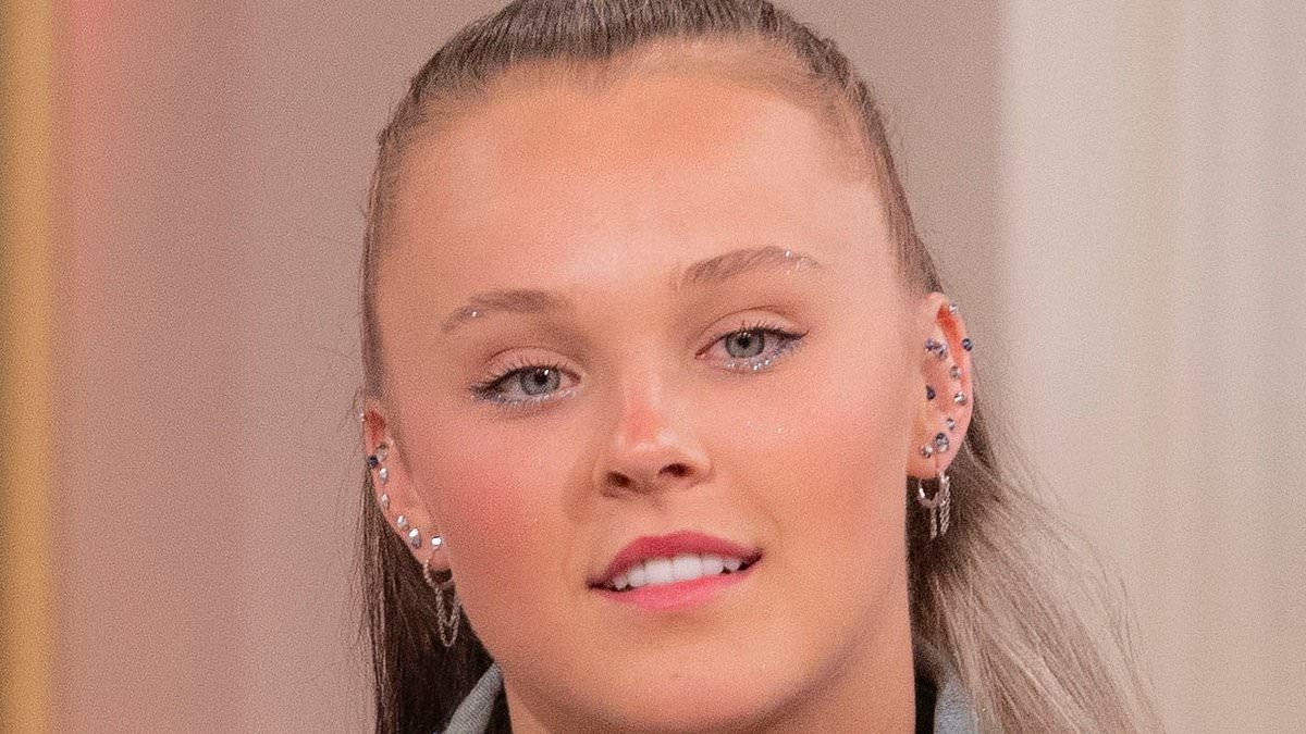 JoJo Siwa is hit by cruel backlash following decision to pull out of Chicago Pride festival a day after admitting she felt 'pressured' to call herself a lesbian
