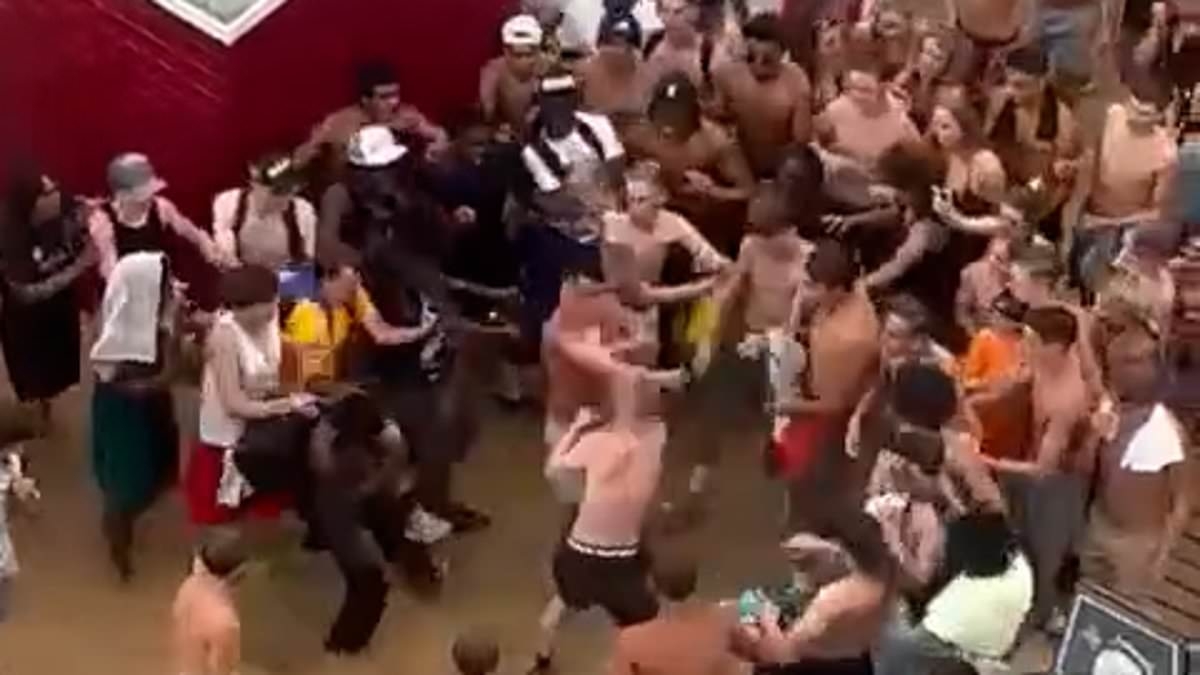 Moment huge fight explodes on Broadstairs beach AFTER police issued dispersal order to try deter anti-social behaviour