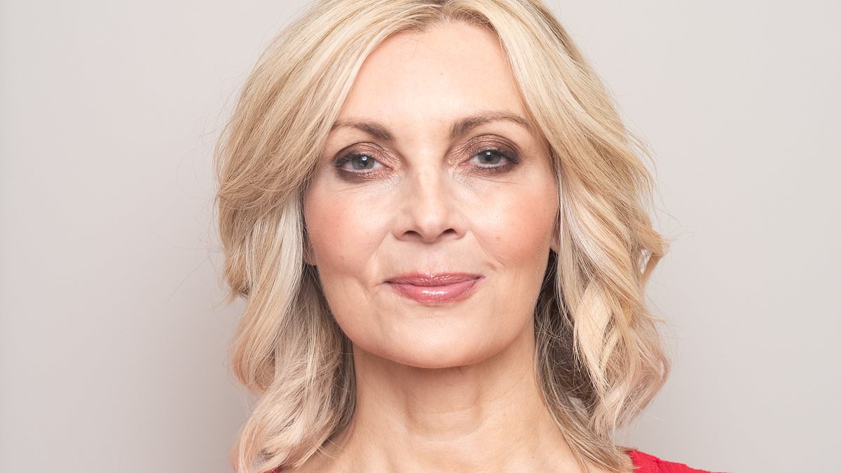Miracle microdosing trick celebrities use to get thicker hair revealed. This is how I plumped up my volume and length - and it's guaranteed to work for every woman, says ALICE SMELLIE