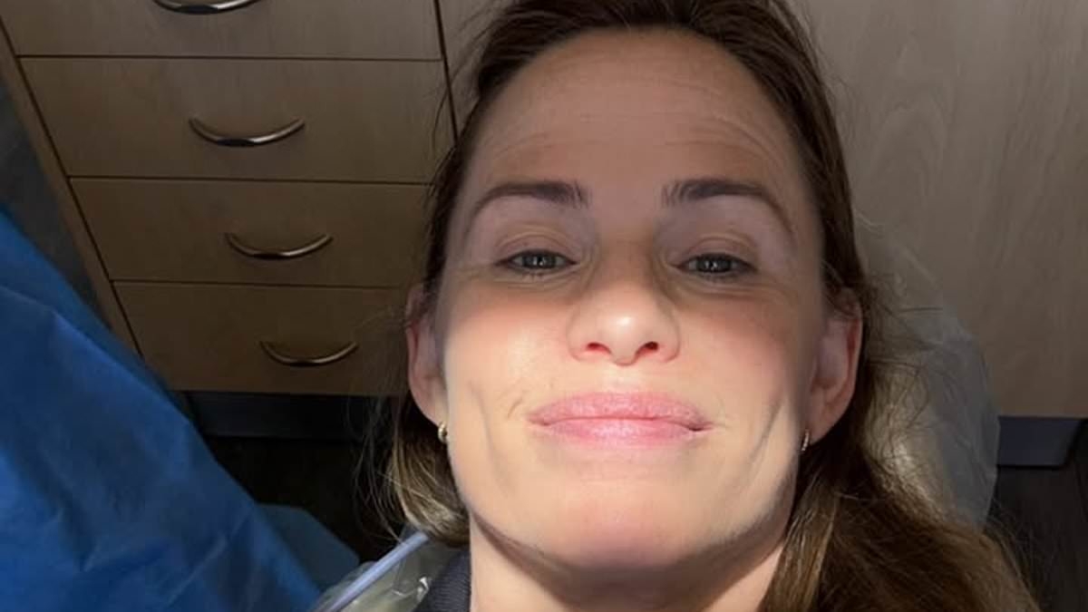 Jennifer Garner hailed as 'relatable' as she drops very zany selfies