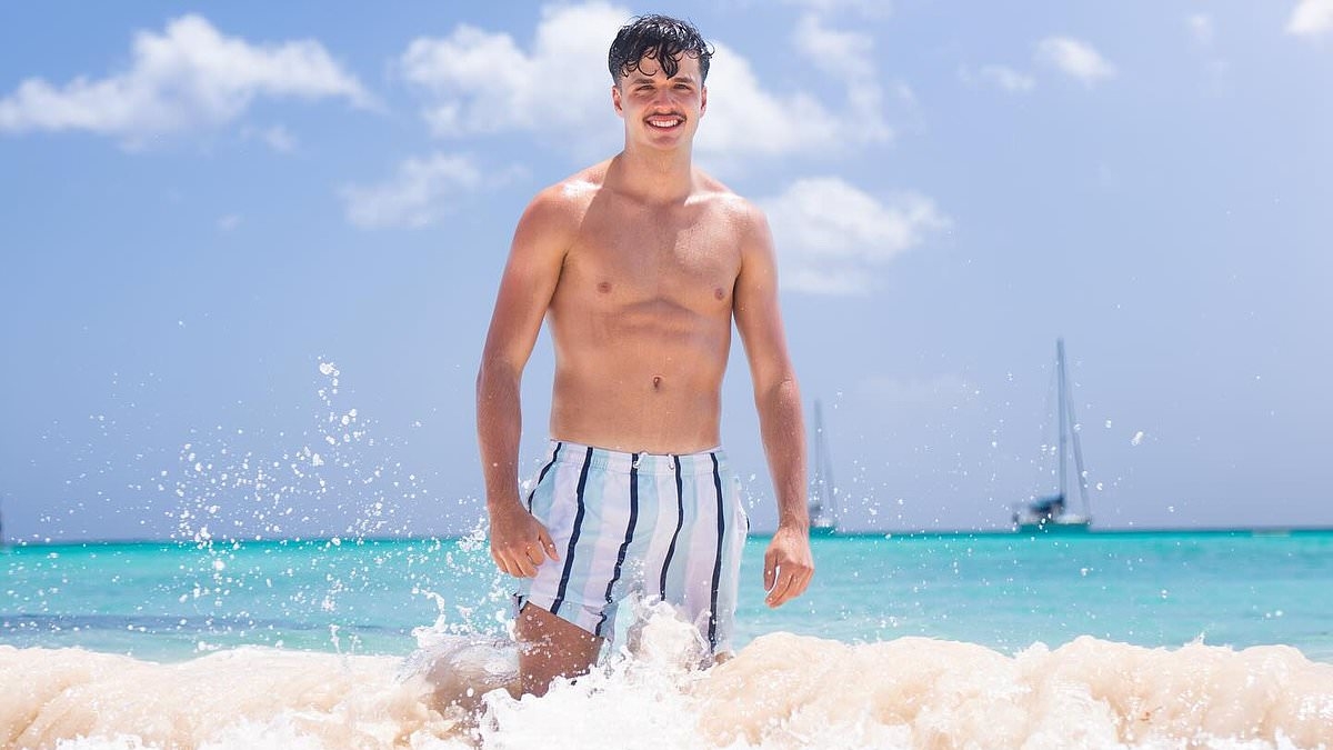 Cricket fans go wild as star Sam Konstas posts thirst trap shirtless pics to social media