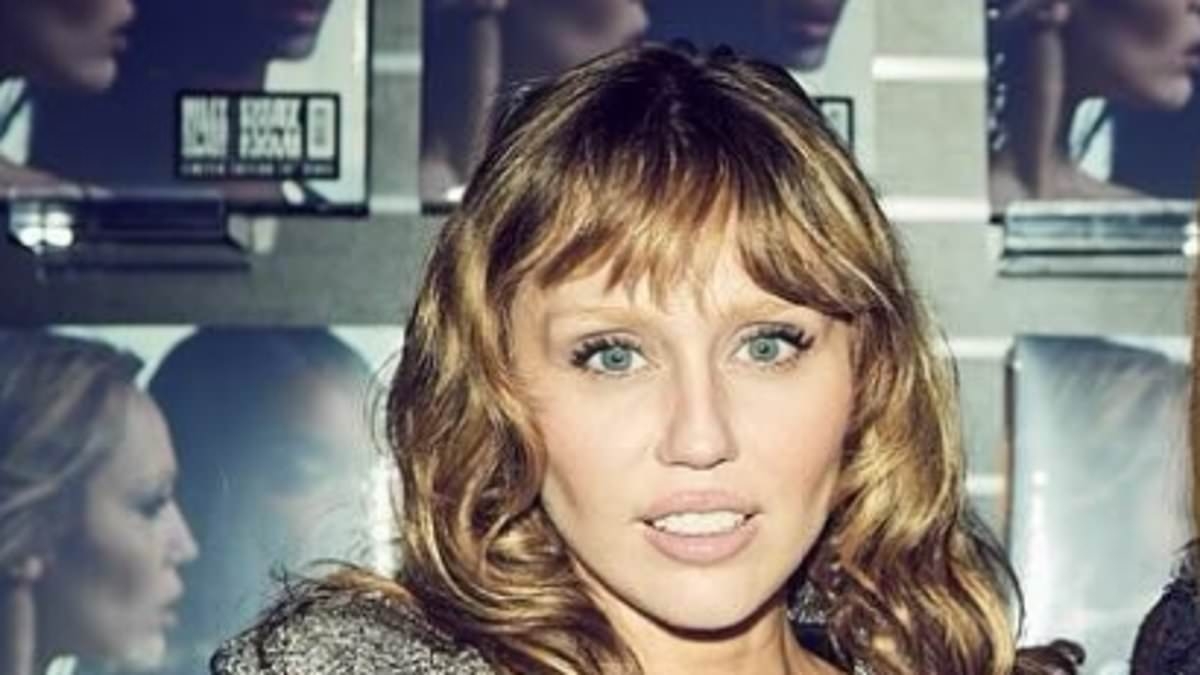 Miley Cyrus and Naomi Campbell slammed for doing a 'meet and greet with each other' at fan event: 'You ignored your fans'