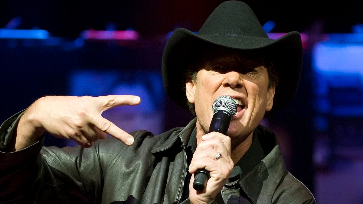 Ronnie McDowell rushed to hospital after suffering medical episode on stage