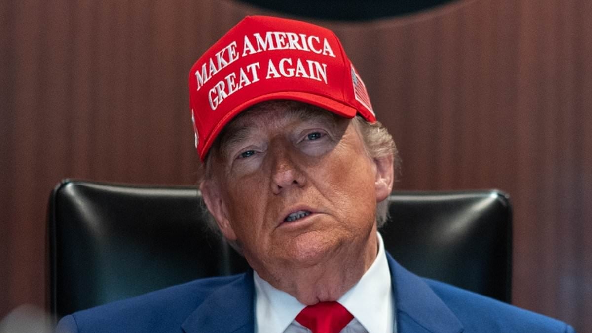 Report: Trump set to flee to secret sites if nuclear war breaks