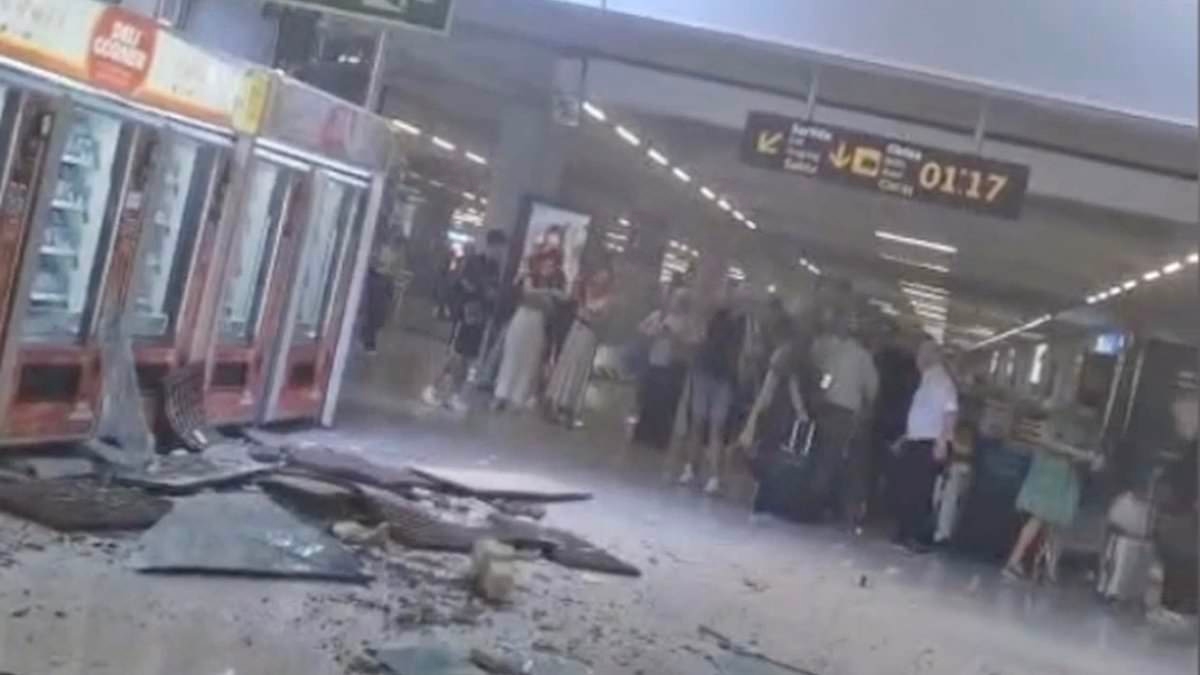 Roof collapses at Majorca's international airport