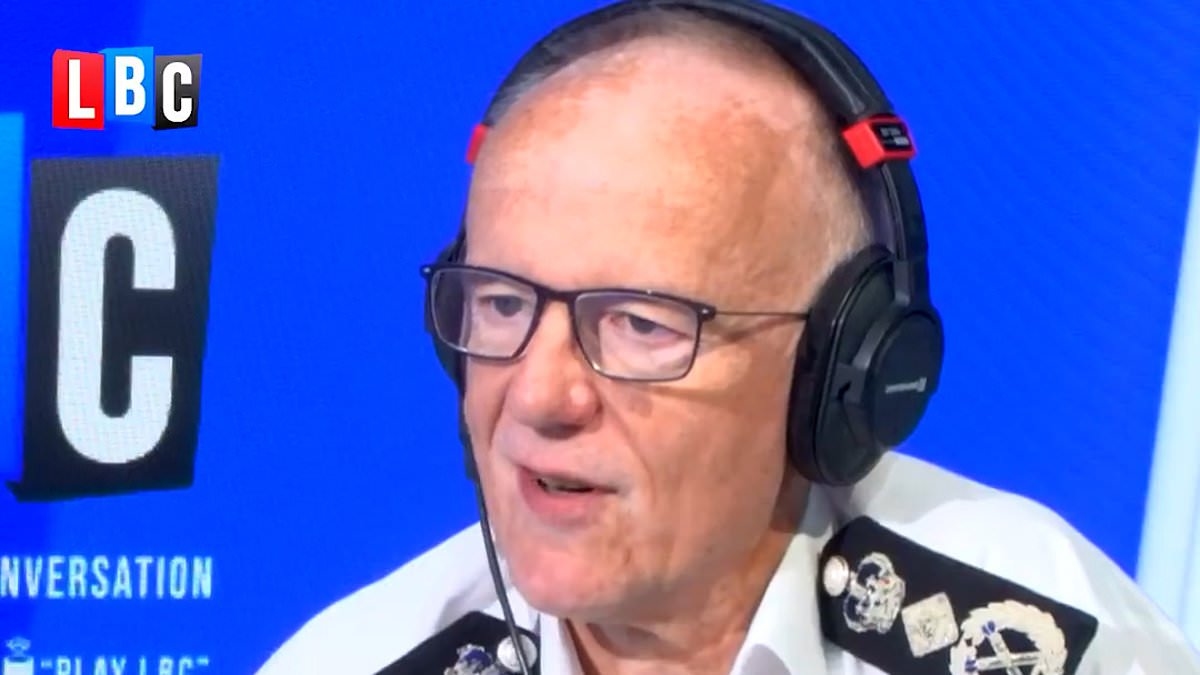 Fury as Met chief Mark Rowley compares pro-Israel protesters to 'stupid' football fans after they 'waved Israeli flag' at Palestine Action demo