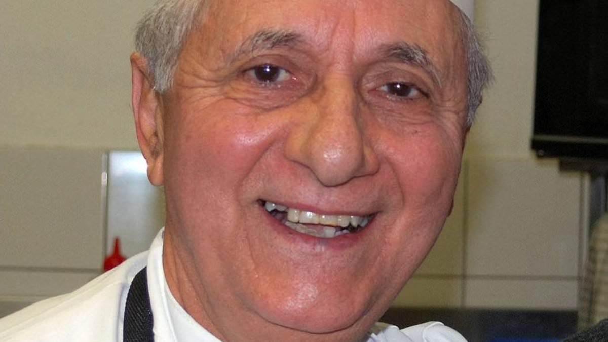 BREAKING NEWS Beloved chef who cooked for Hollywood royalty before he opened restaurants in Adelaide dies