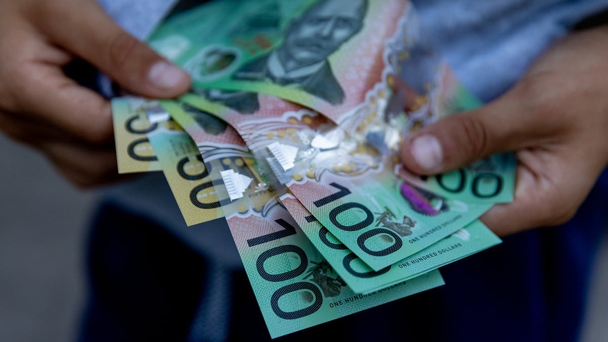 Aussies warned against making huge super mistake that could cost you big