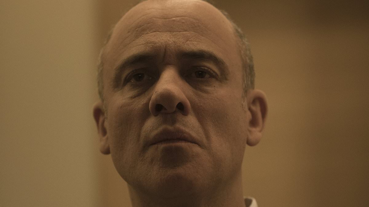 'Fascinating and suspenseful' Netflix thriller leaves fans gripped with 'psychopathic' leading man and 'dark' twist
