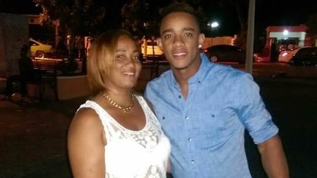 Diamondbacks star Ketel Marte cries on the field after fan mocked his dead mother