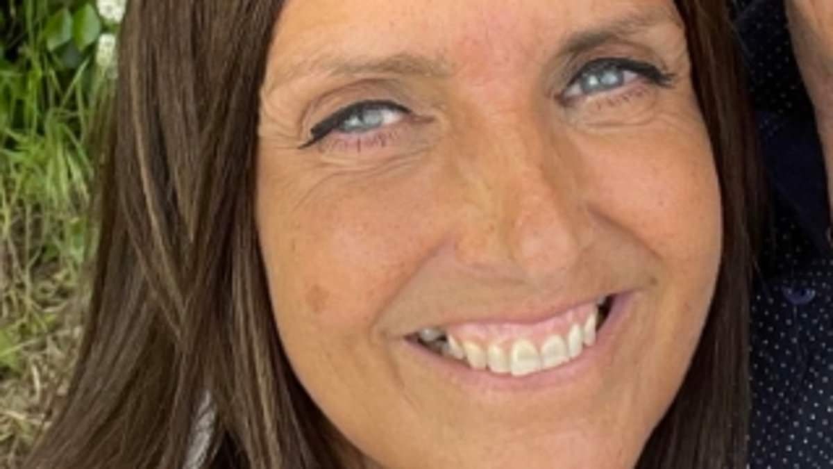 Menopausal police officer who asked to work from home because of way she smelt sued force for discrimination - after colleagues questioned severity of her symptoms