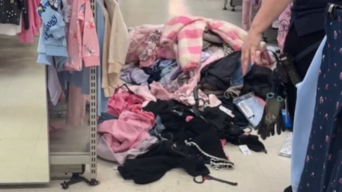 Kmart customer blasts 'grubby' shoppers for disrespectful act to staff: 'I can't believe it'