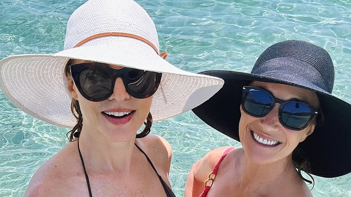 Heather Graham, 55, and Jane Seymour, 74, showcase their incredible figures in swimsuit snap