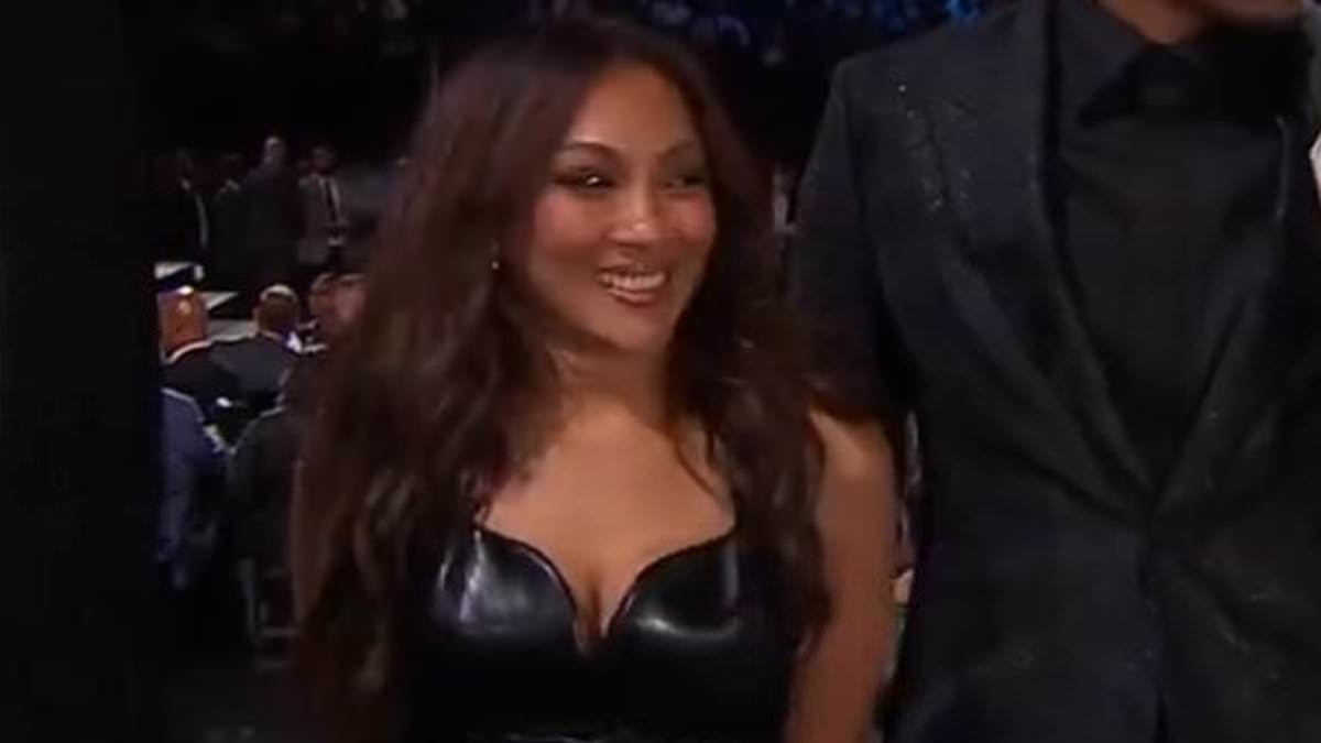 Fans go wild for NBA Draft star Dylan Harper's mom