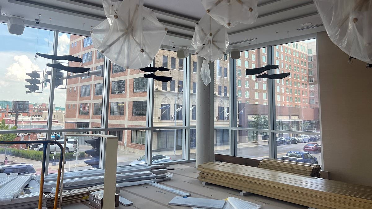 Footage of Travis Kelce and Patrick Mahomes' new Kansas City restaurant shows they may have huge problem