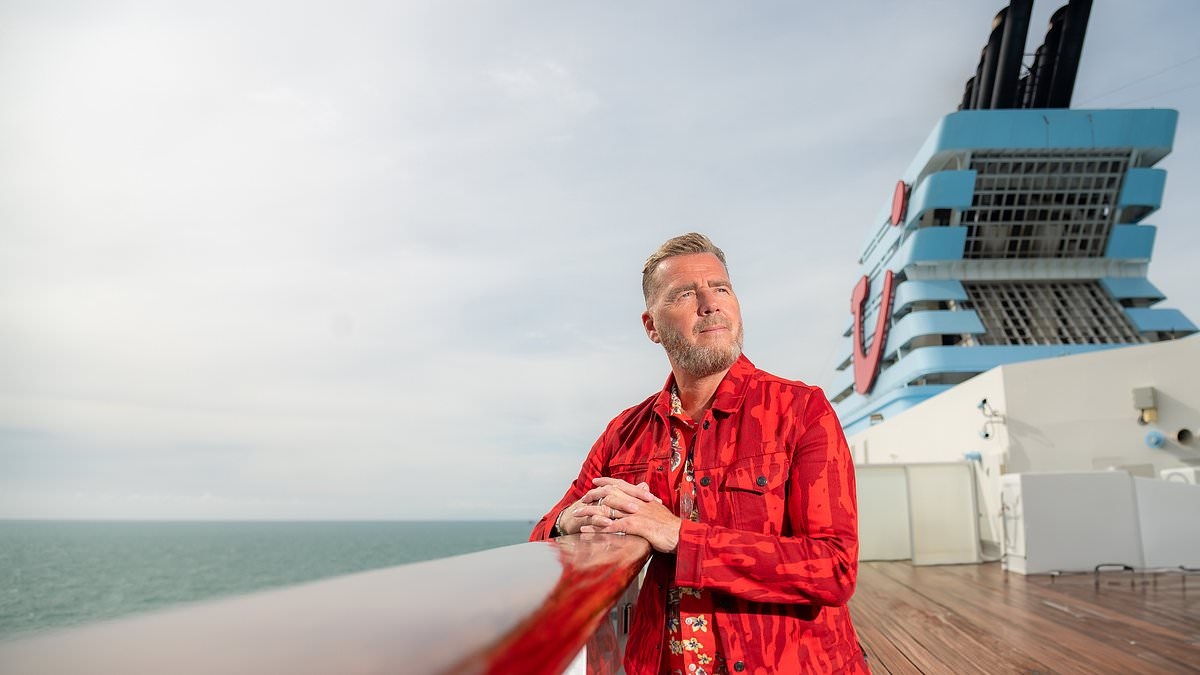 I spent 12 years performing the ultimate Gary Barlow lookalike tribute act on cruises - people mistake me for him all the time