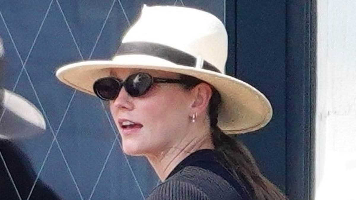 Pregnant Karlie Kloss hits Venice for Jeff Bezos and Lauren Sanchez's $20M wedding (after her famous in-laws)