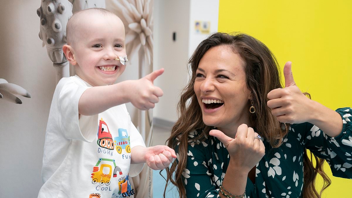 Another string to her bow! Nicola Benedetti performs in hospital for sick kids who can't make it to the festival