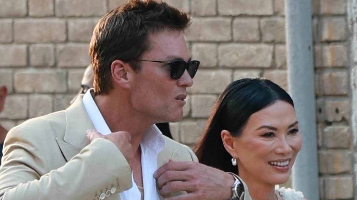 Rupert Murdoch's ex-wife Wendi Deng puts on flirty display with Tom Brady during Bezos wedding festivities