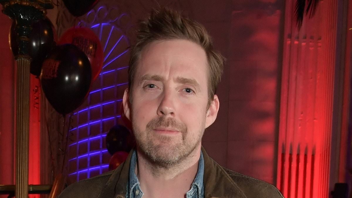 Kaiser Chiefs star Ricky Wilson reveals bizarre moment he held hands with Hollywood A-lister during Elton John's Glastonbury set