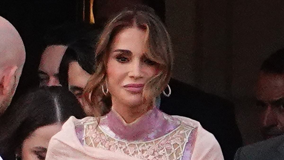 Lauren Sanchez and Jeff Bezos's royal wedding guests! Jordan's Queen Rania oozes glamour in a Fendi couture gown in Venice (and she's joined by her cute baby granddaughter Princess Iman)
