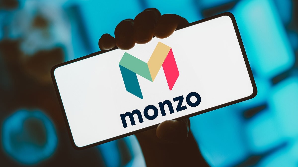 Monzo is DOWN: Banking app crashes - leaving hundreds of frustrated Brits unable to send or receive payments