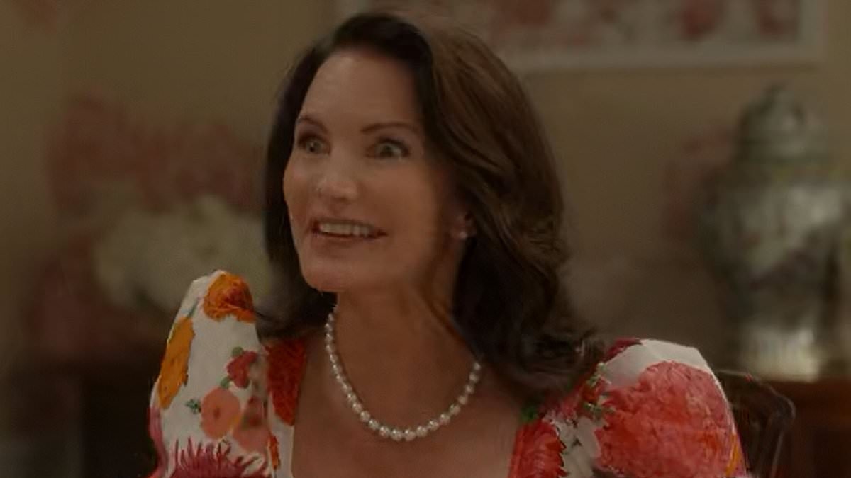 What has Kristin Davis done to her face? Eagle-eyed AJLT fans spot strange detail amid wild rumors