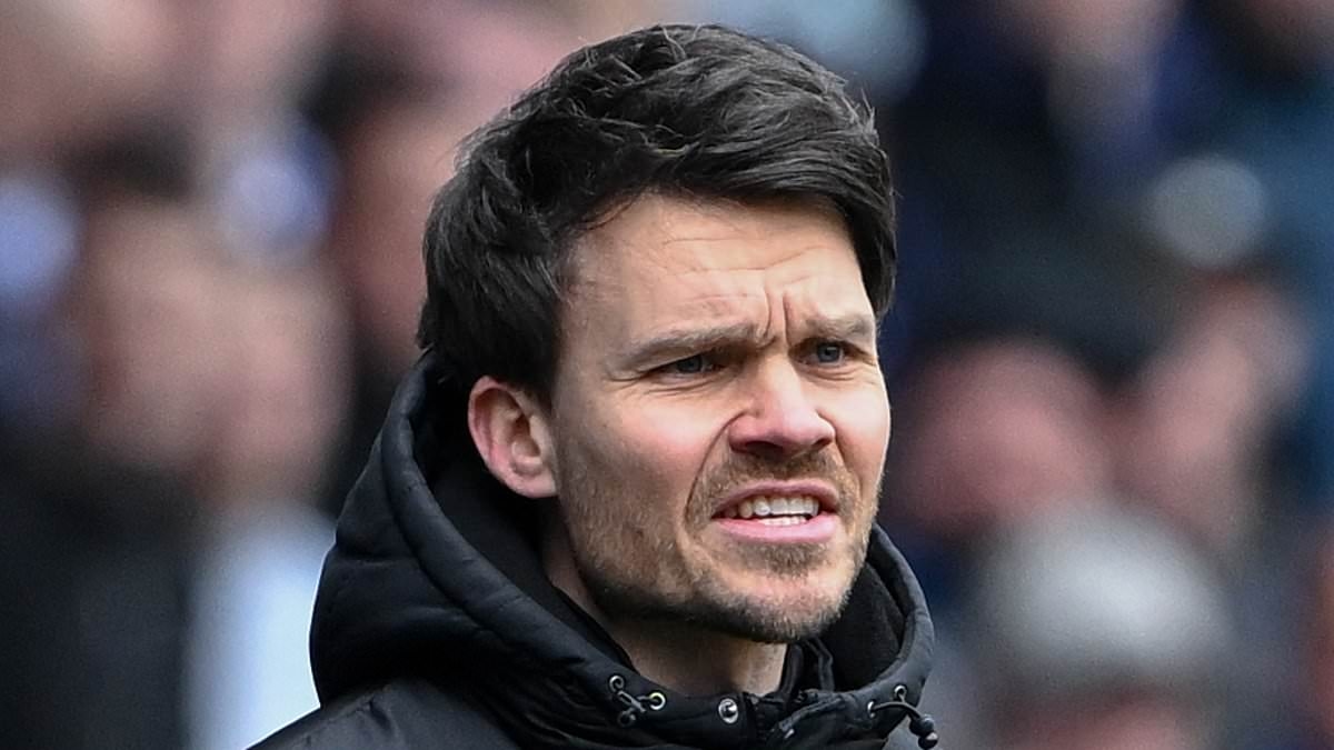 Sheffield Wednesday make decision over their next manager if Danny Rohl takes over at Leicester - but face competition from Premier League club