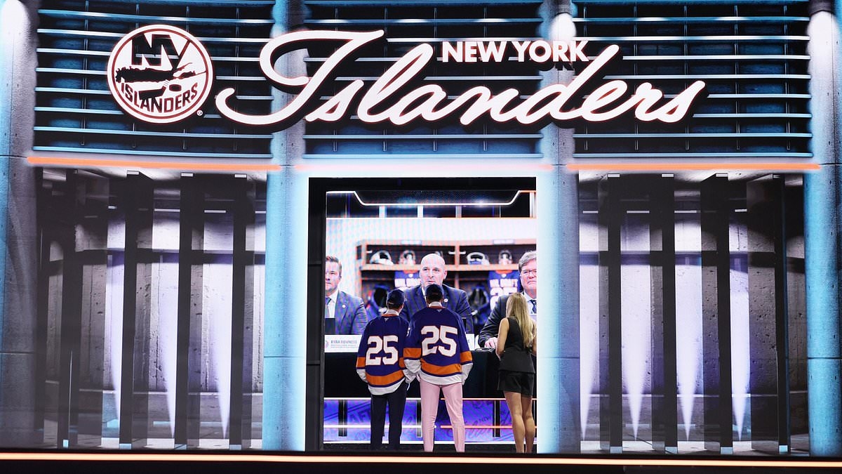 Fans roast 'painfully bad' NHL Draft change that sparked cringeworthy moment live on-air