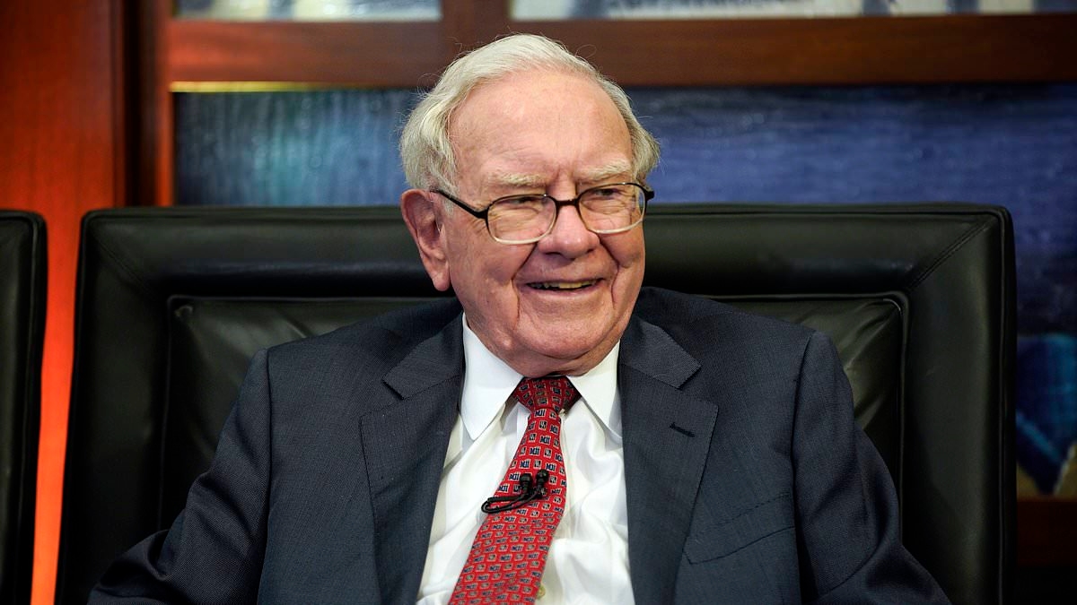 BREAKING NEWS Warren Buffett gives away staggering $6 BILLION