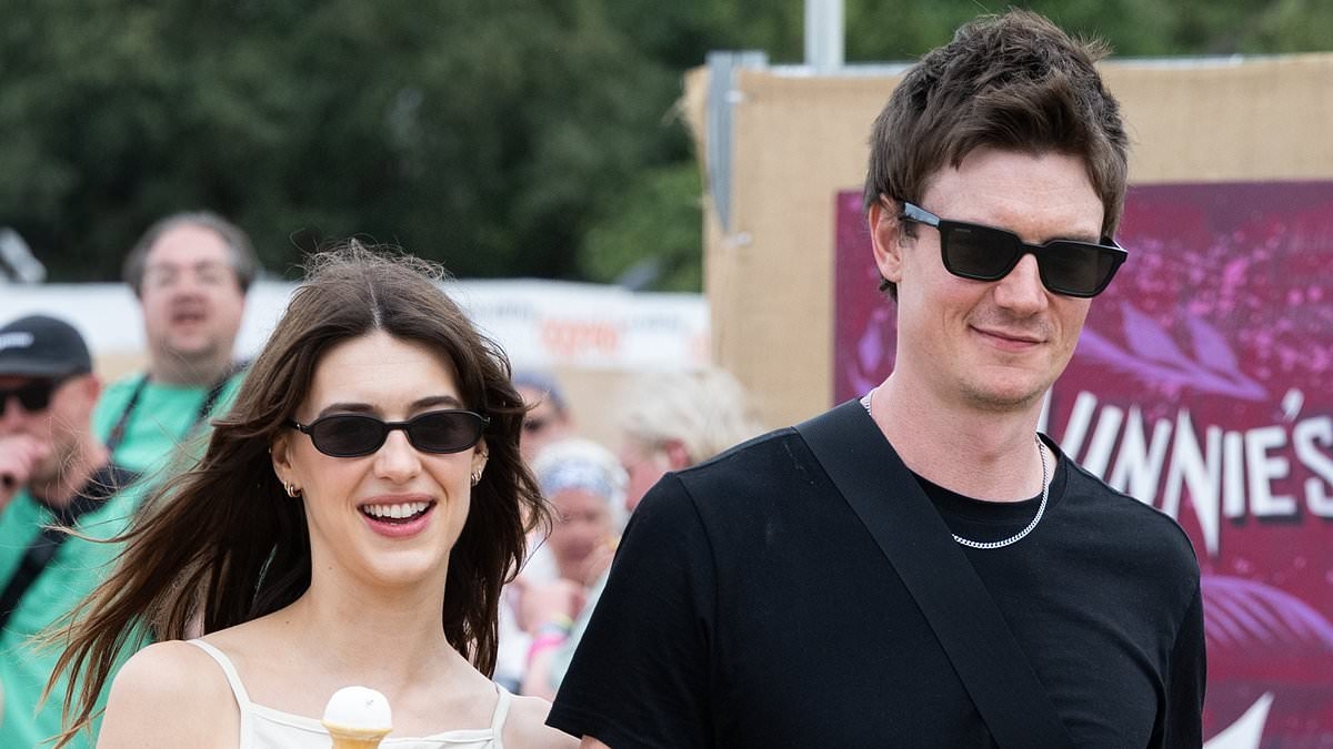 Daisy Edgar-Jones and her boyfriend Ben Seed put on a very loved-up display at Glastonbury Festival