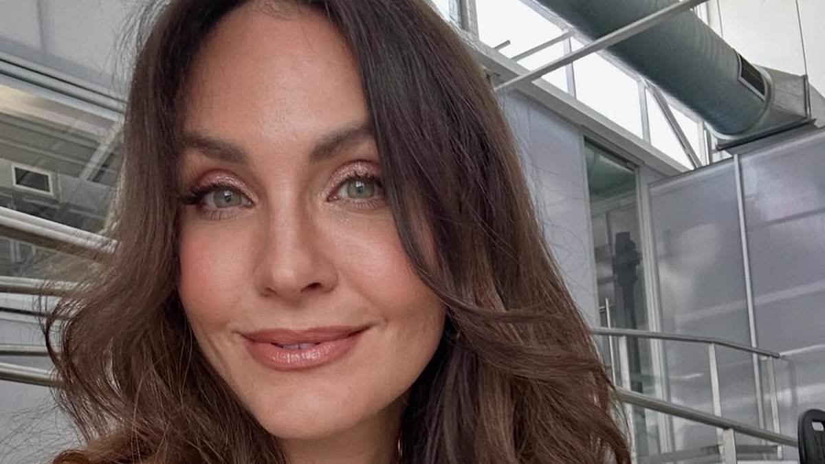 The Bachelor star Laura Byrne reveals her bizarre find in a bag of chips: 'That's so rank'