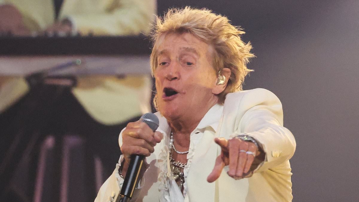 Rod Stewart kicks off Glastonbury Legends slot by dedicating his hit Love Train to the Ukraine as he plays to huge crowd at Worthy Farm
