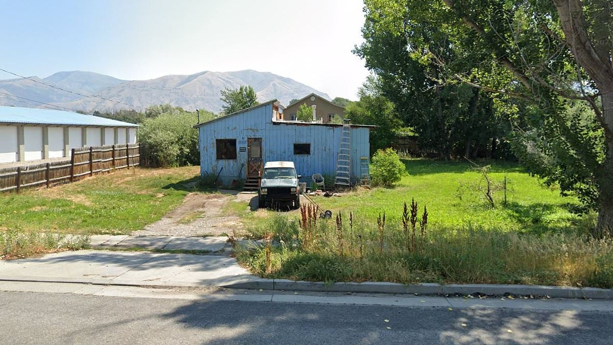 BREAKING NEWS Quiet Utah neighborhood evacuated as SWAT teams standoff with gunman 'who murdered his wife'